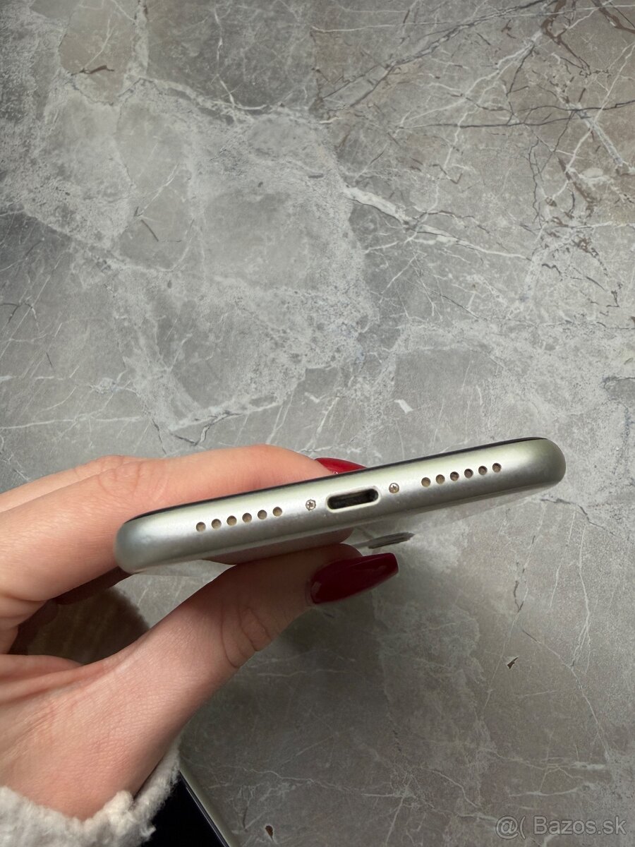 iPhone 11 128GB - Biela - Plne funkčný - 4