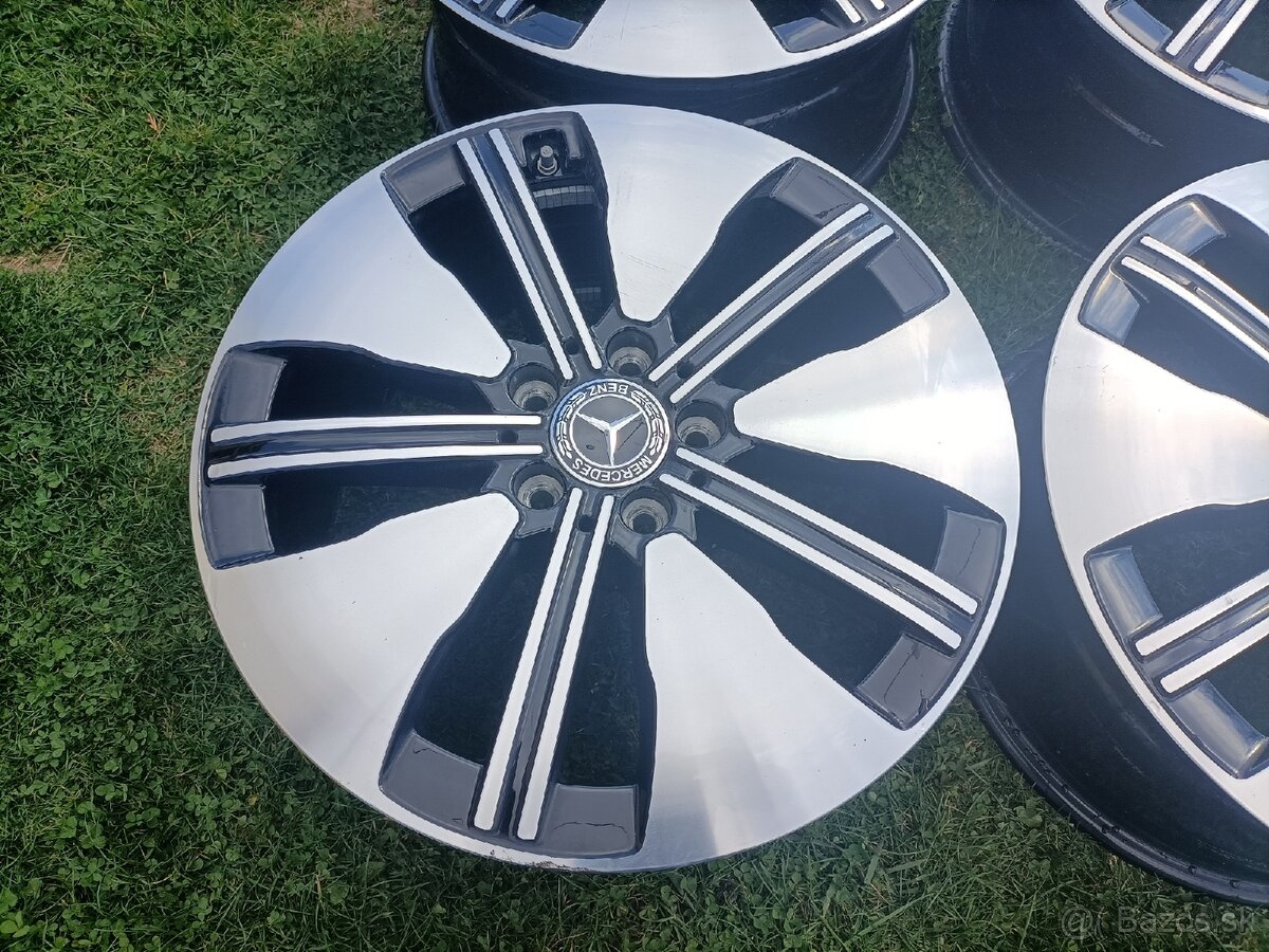 Original R18 Mercedes - 4