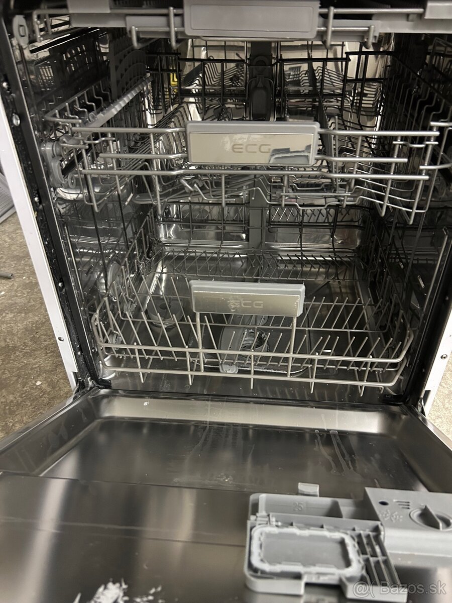 Umývačka riadu 60 cm málo použivana nova 460EUR - 4