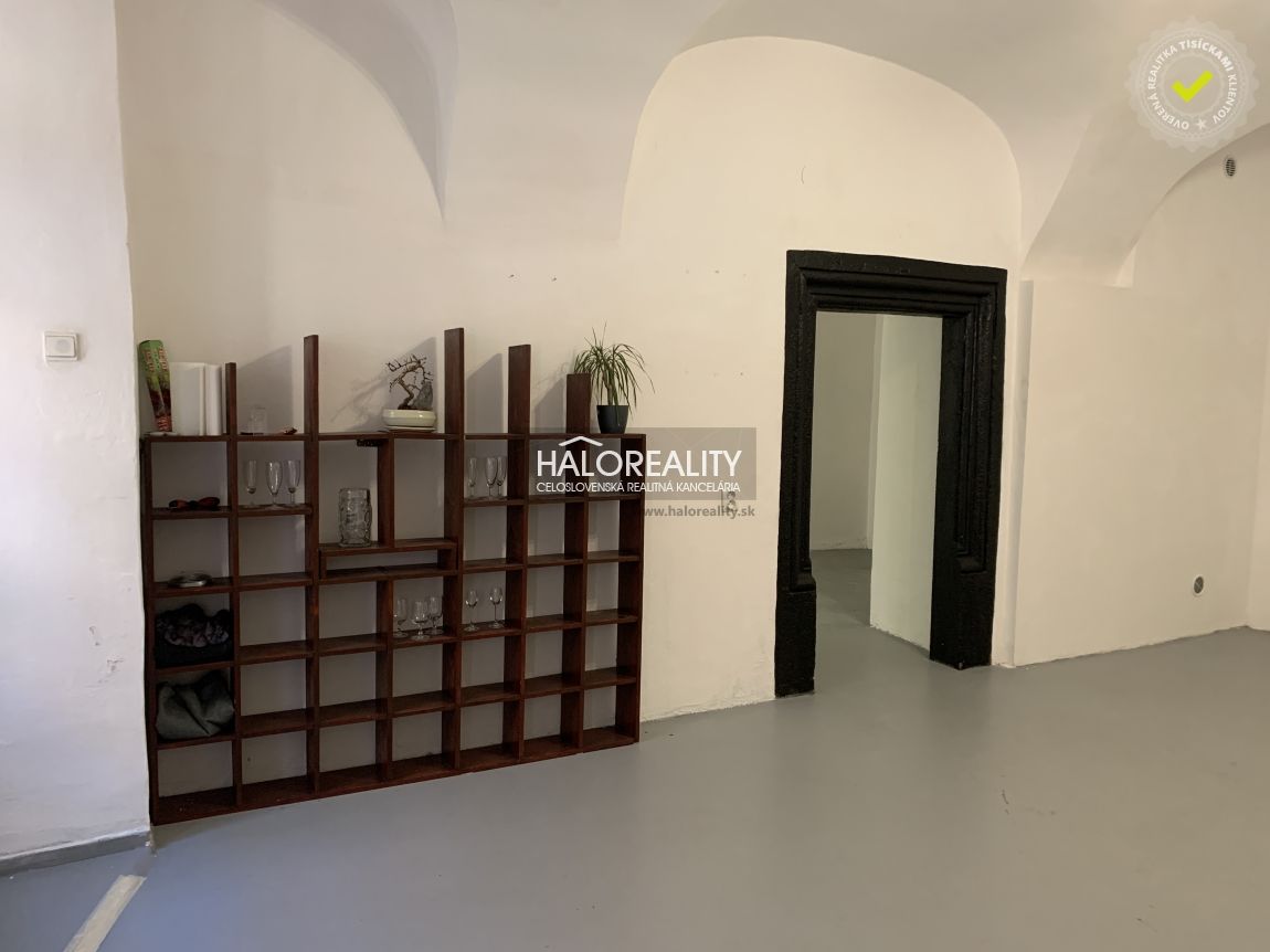 HALO reality - Prenájom, administratívny priestor Banská Bys - 4