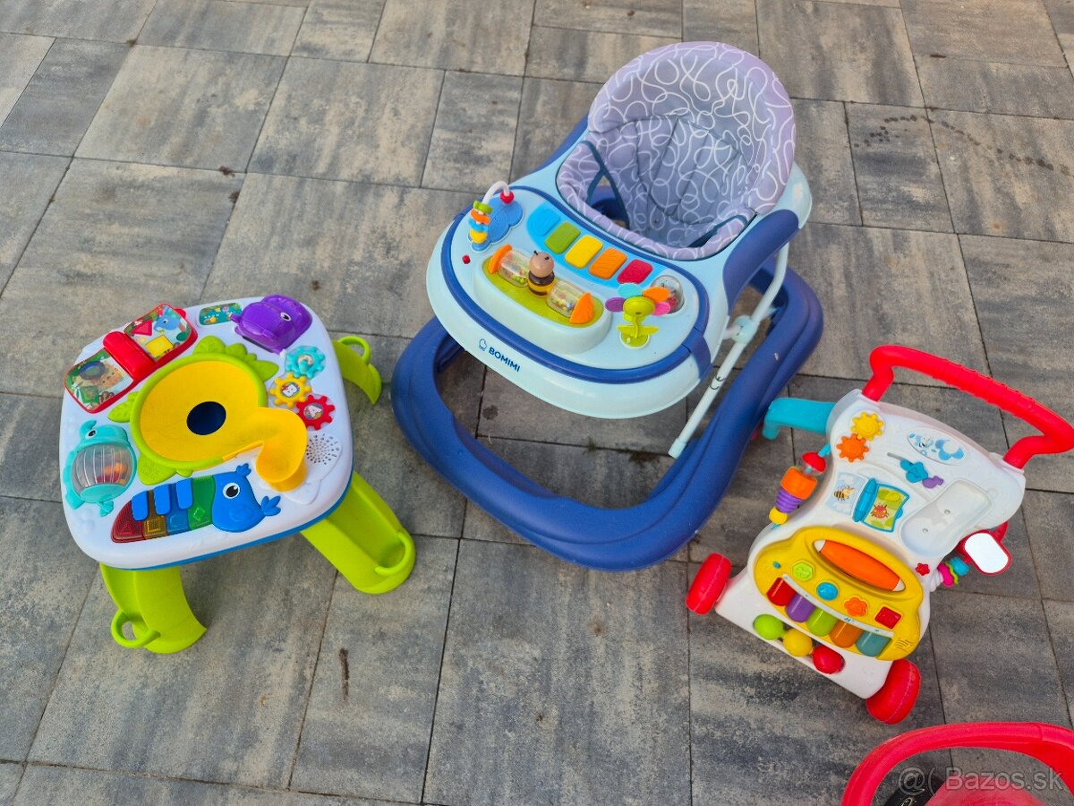 Hračky a ikea stolička - 4