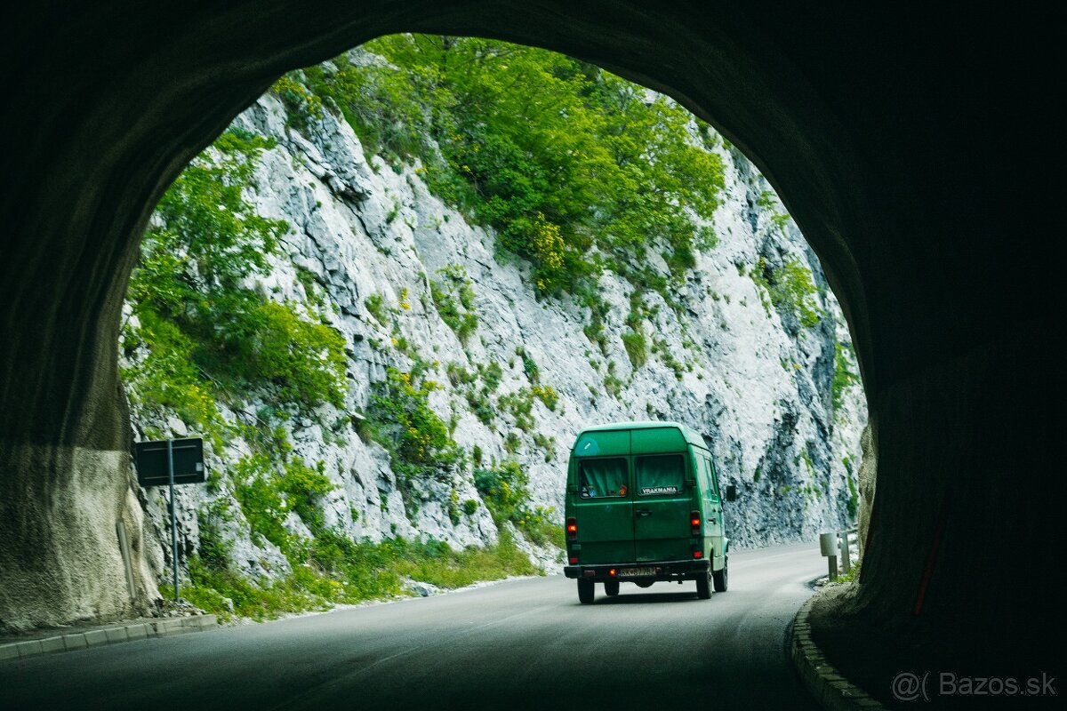 Mercedes-Benz 208D - 4