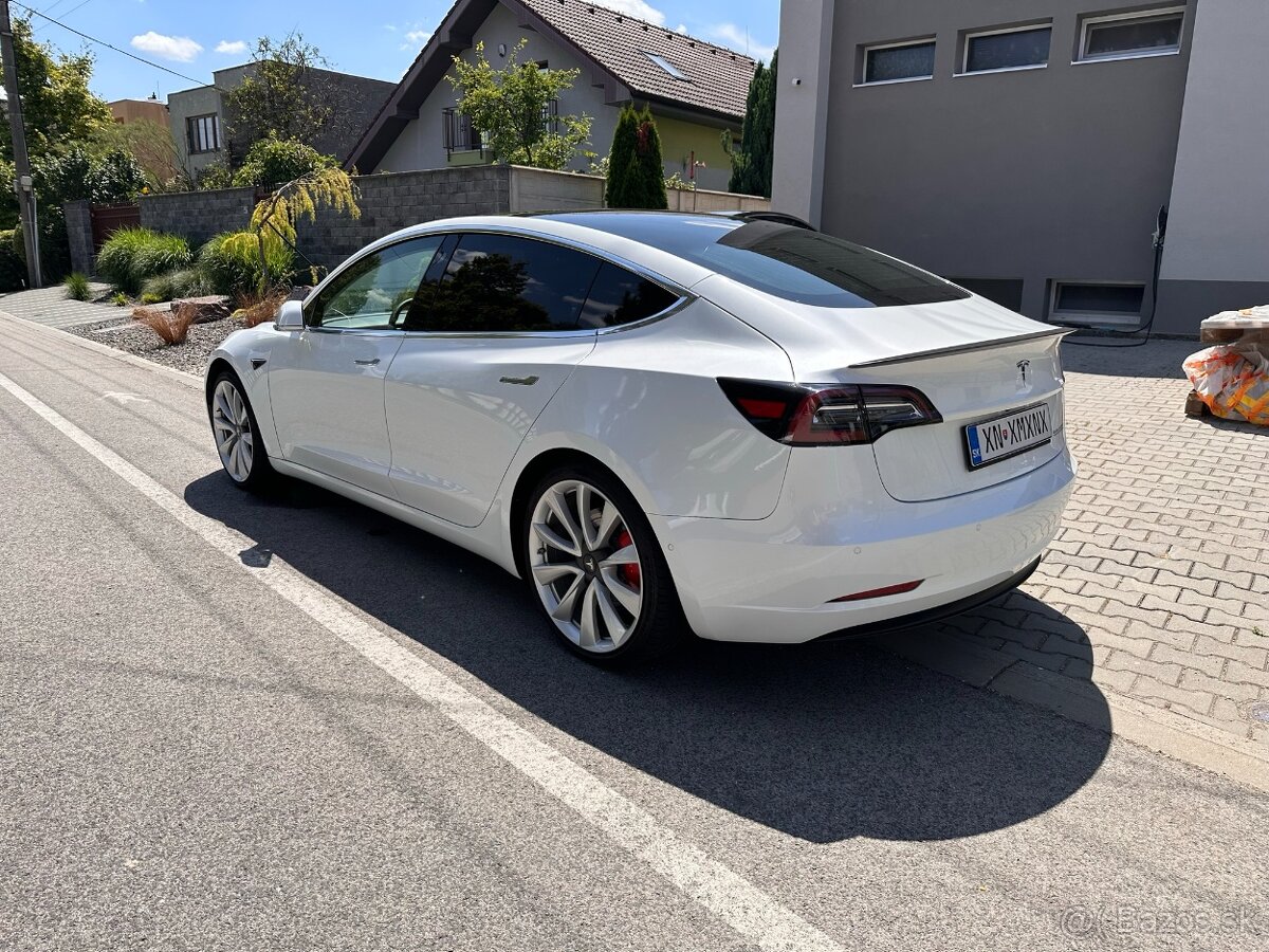 Tesla Model 3 Performance | 377 kW (513 PS) | 4x4 | 10/2019 - 4