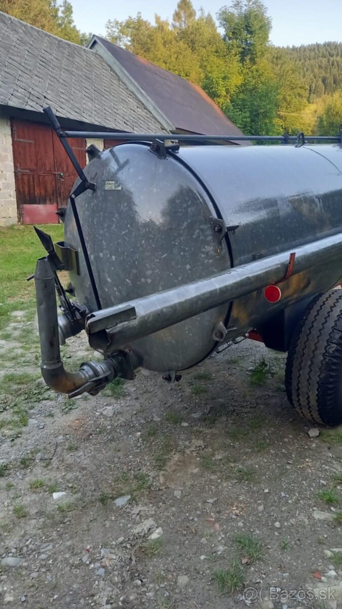 Fekalný voz 4000 l - 4