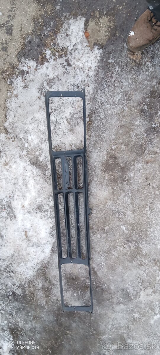 Škoda 130 predná maska - 4