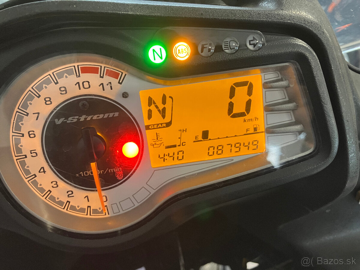 Suzuki DL650 V-Strom - 4