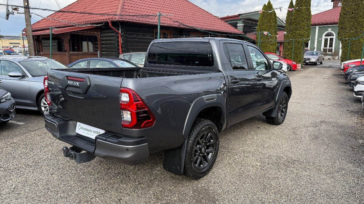 Toyota Hilux DC 2.8 I D-4D Invincible 4x4 A/T
