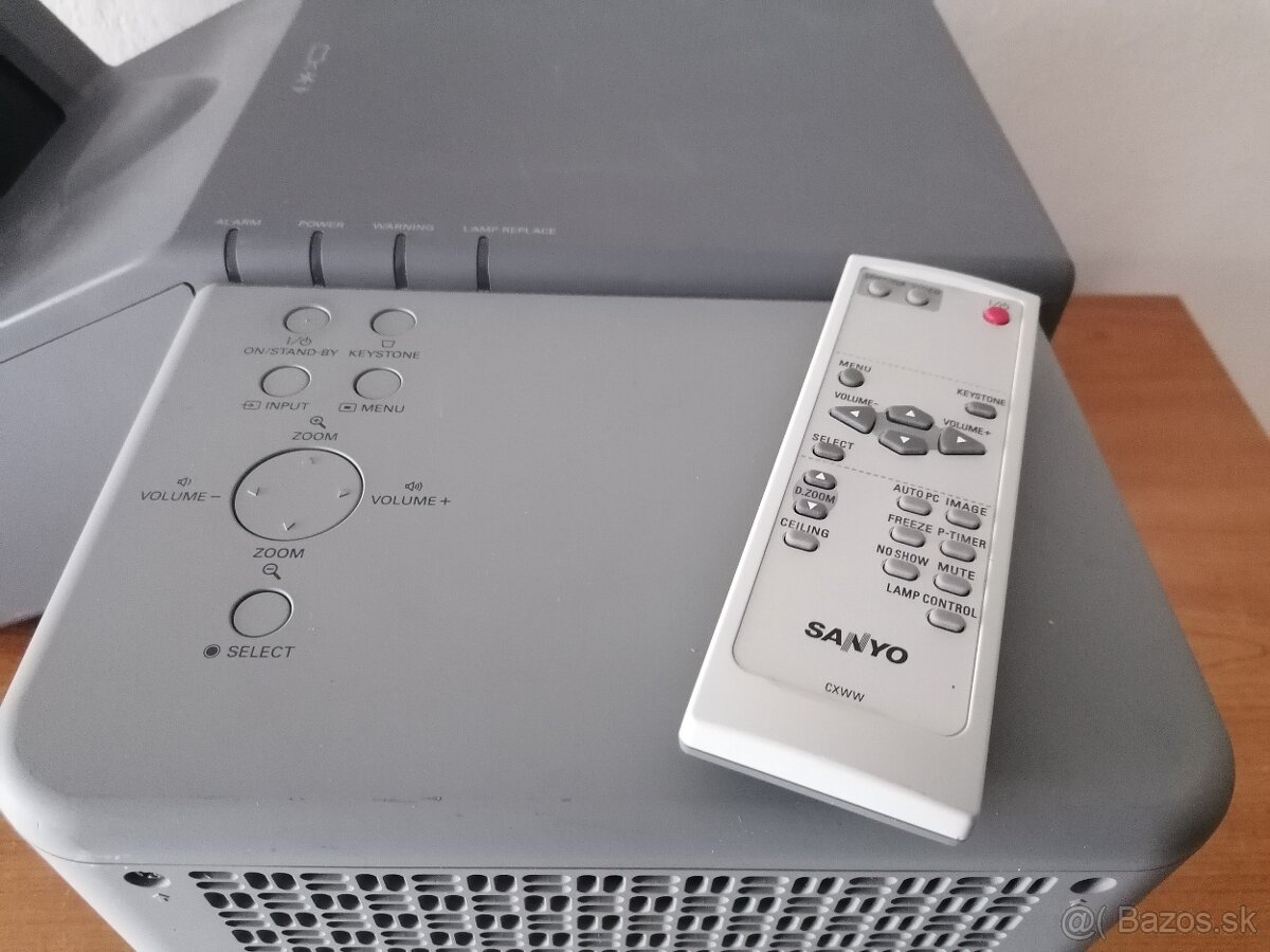 Projektor Sanyo PLC-XL50 - 4