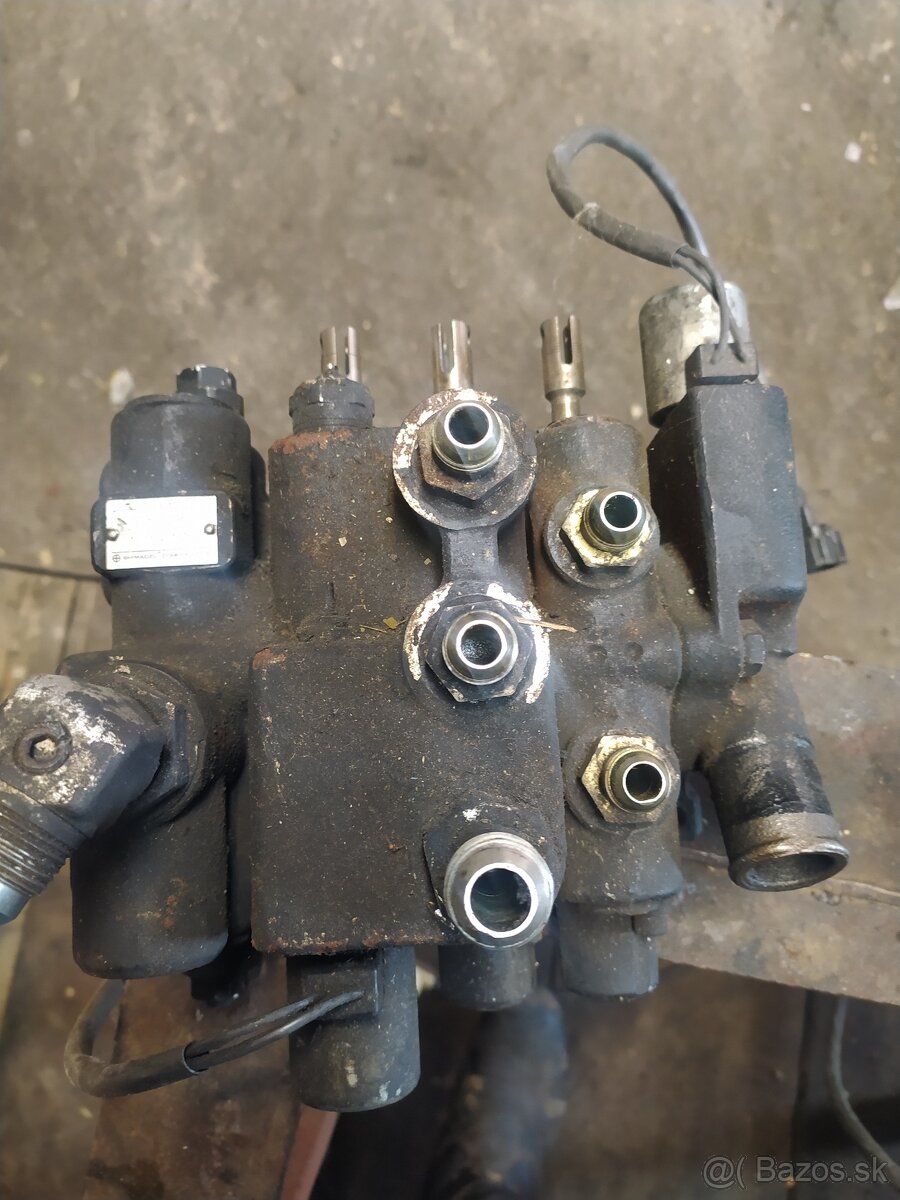 Predám hydraulický rozvádzač - 4