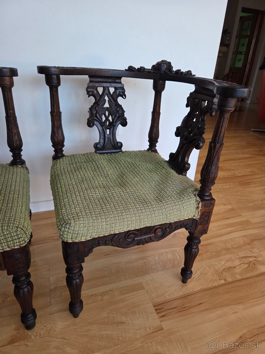 Starožitné drevené stoličky v renesančnom štýle - 4