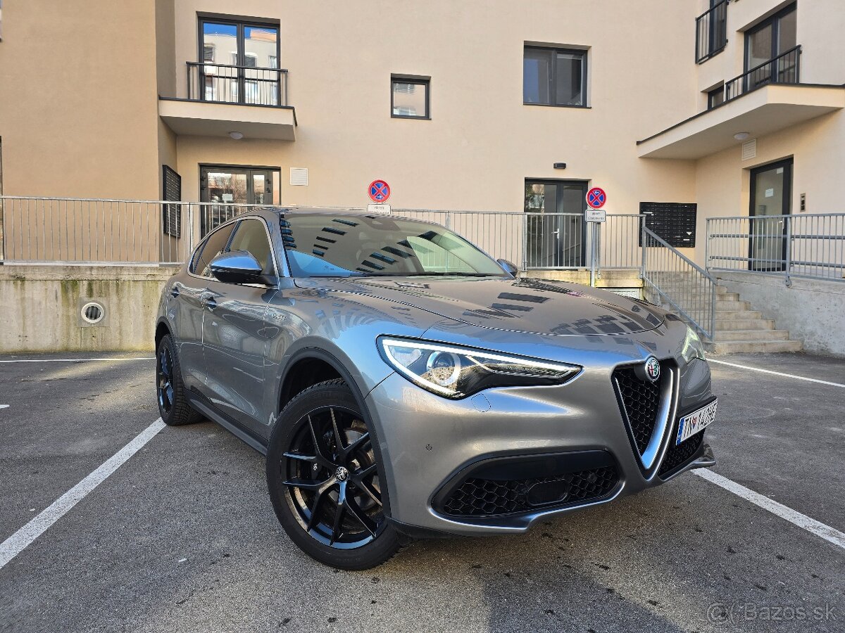 Alfa Romeo Stelvio 2.0 Q4 280ps - 4