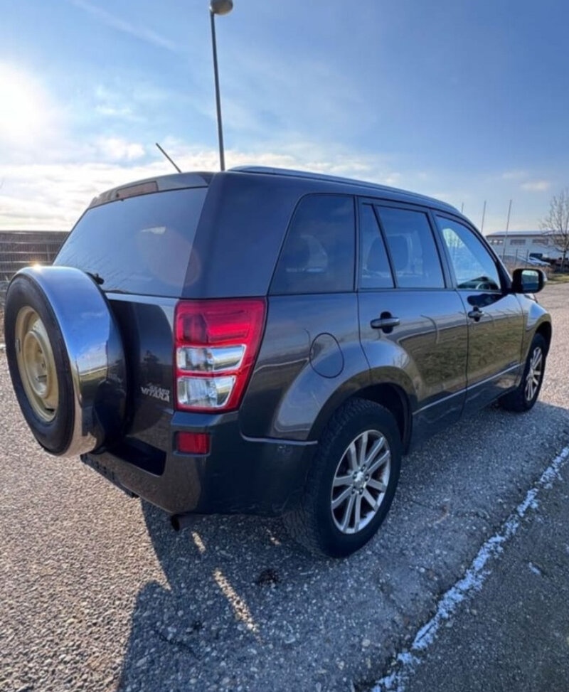 Suzuki Grand Vitara 2.4 benzin LPG 4x4 - 4