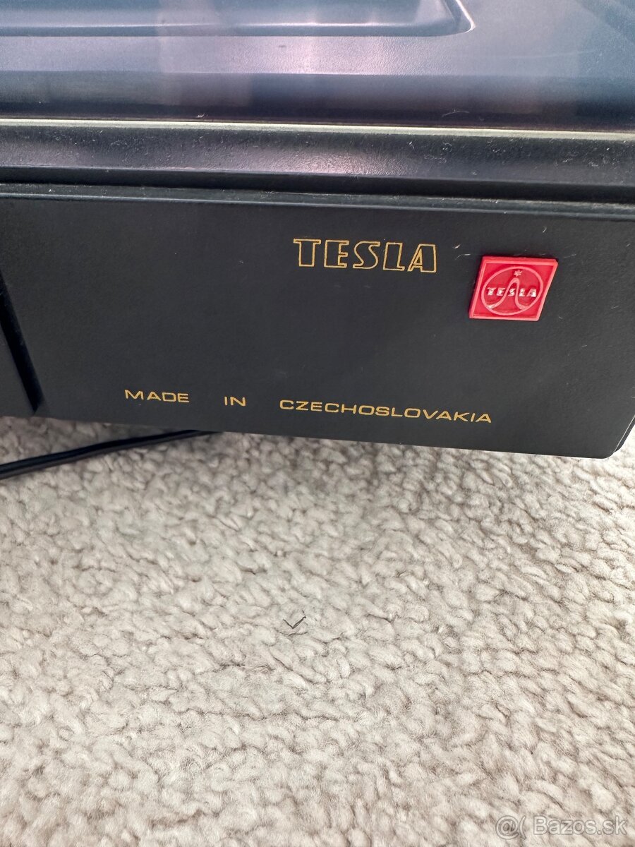 Stary gramofon Tesla model NCZ-040 - 4