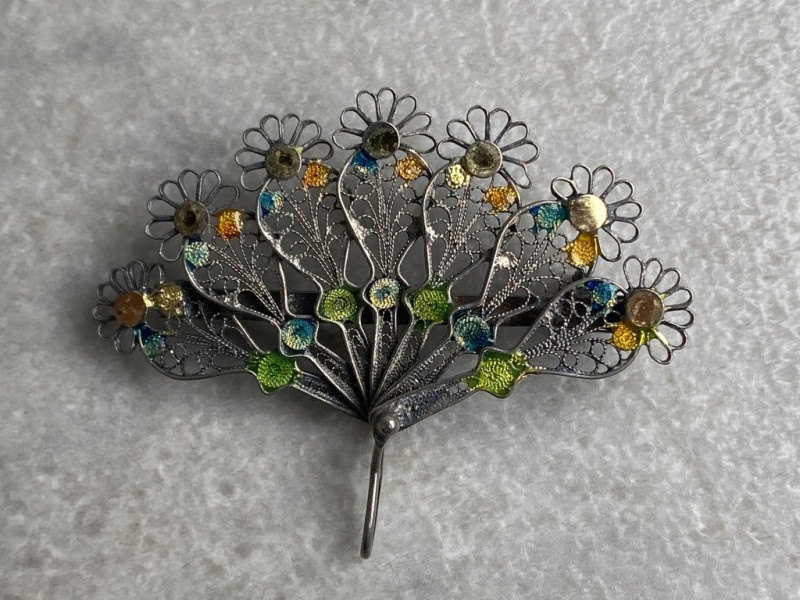 Strieborná brošňa , filigránový vejár s kvietkov - 4