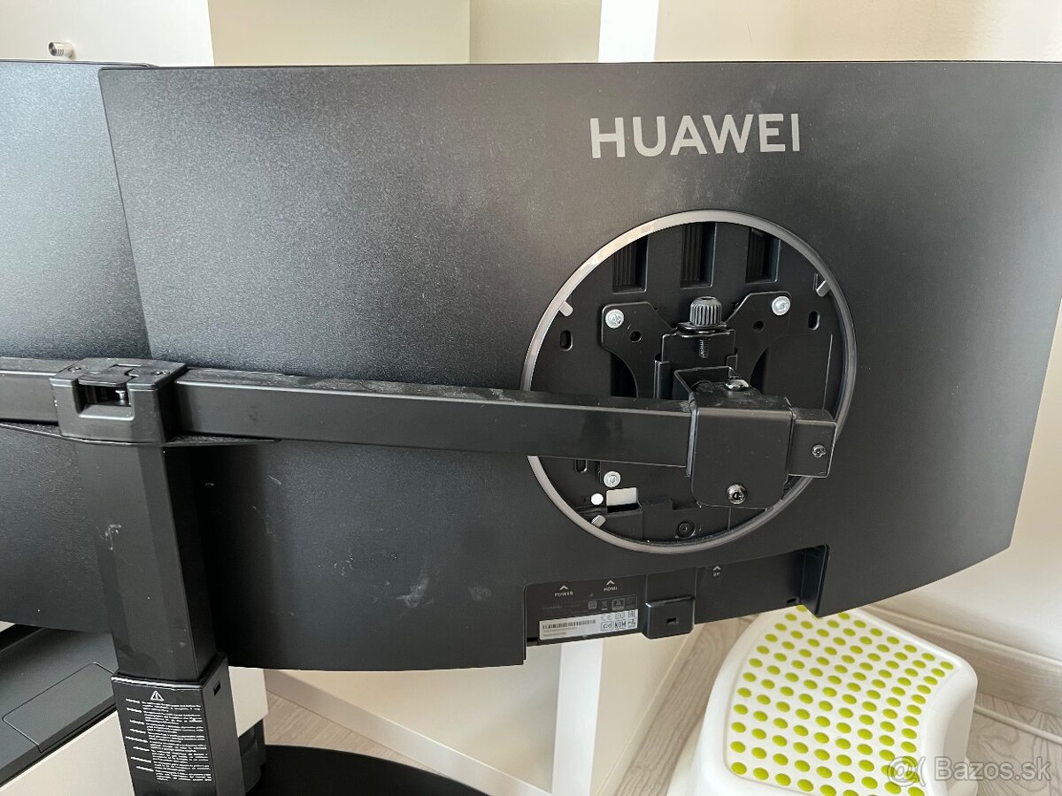 Profi krasny set dva 27 zakrivene monitory a kovovy stojan - 4