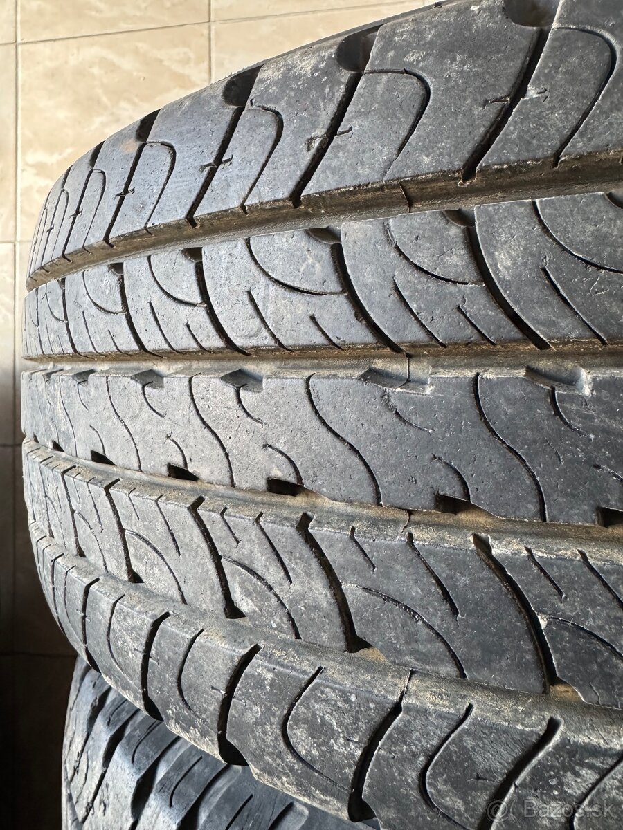 235/65 r16c - 4