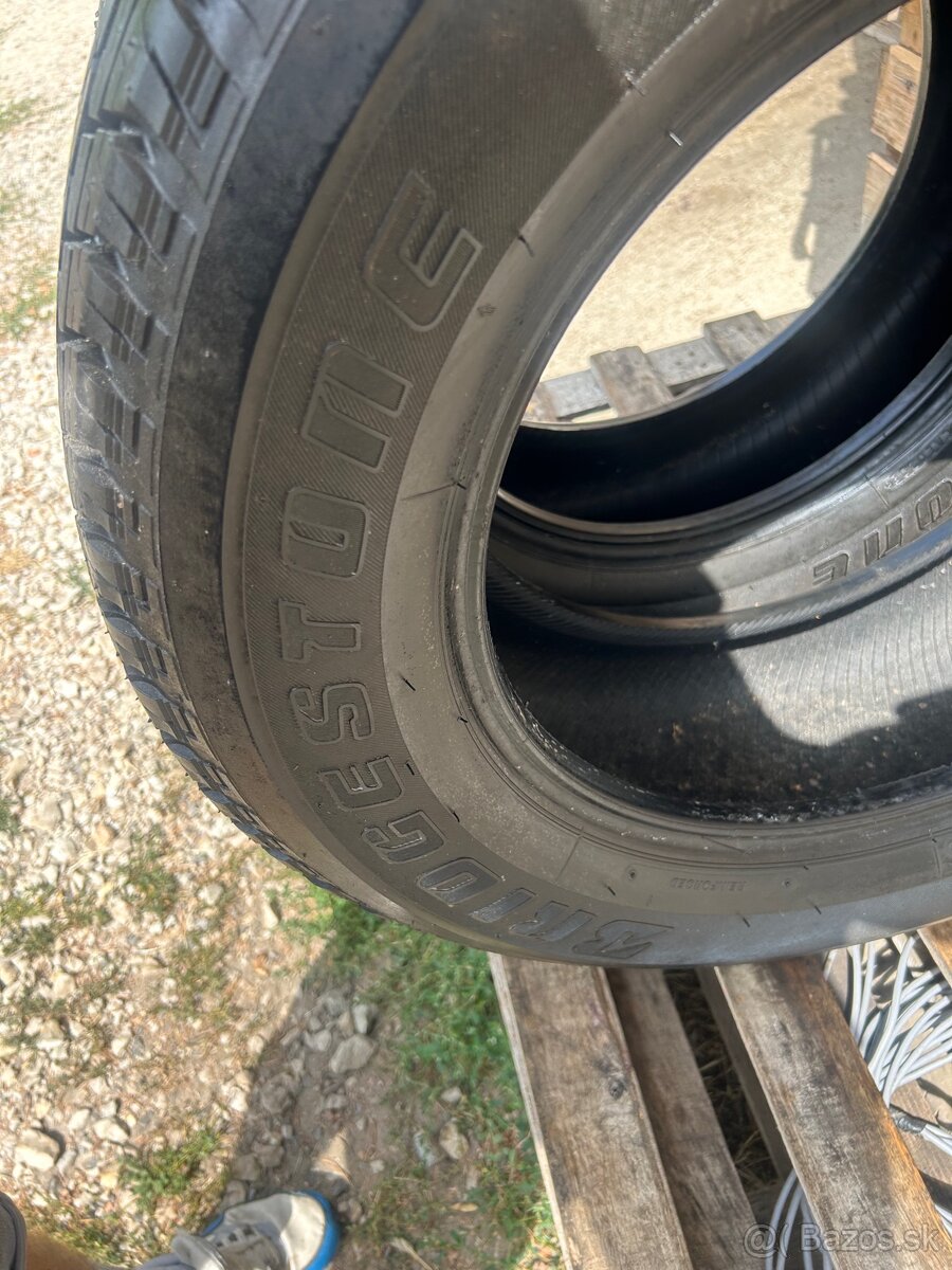 Bridgestone Dueler 245/65/17” - 4