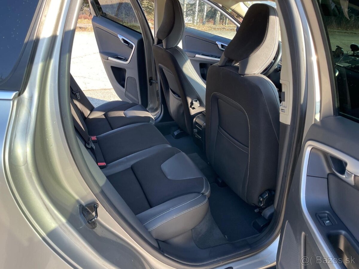 Volvo XC60 2.4D AWD - 4