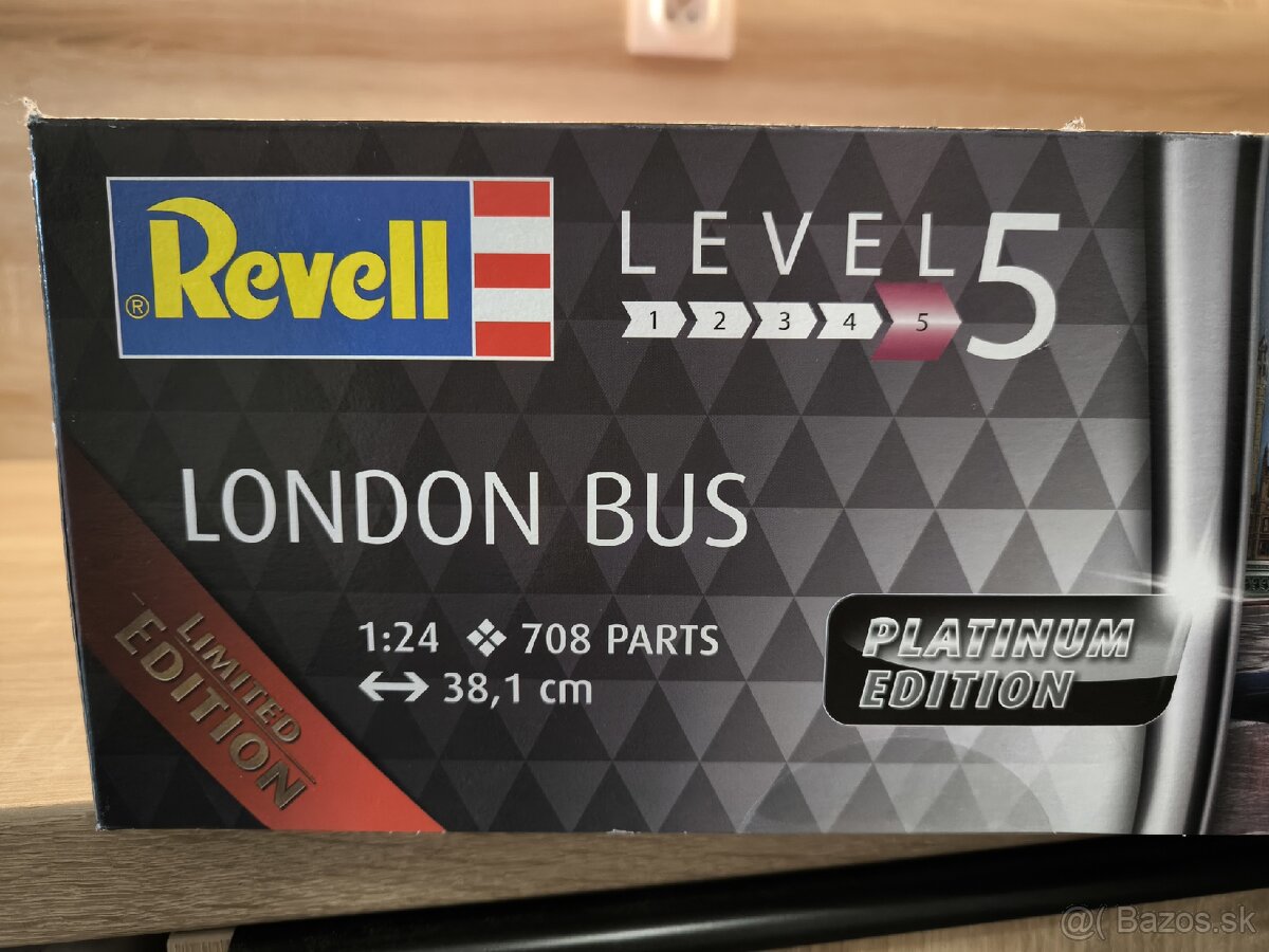 Revell model 1:24 - London Bus - 4