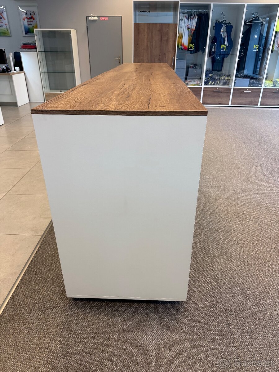 Presklená skrinka - 4