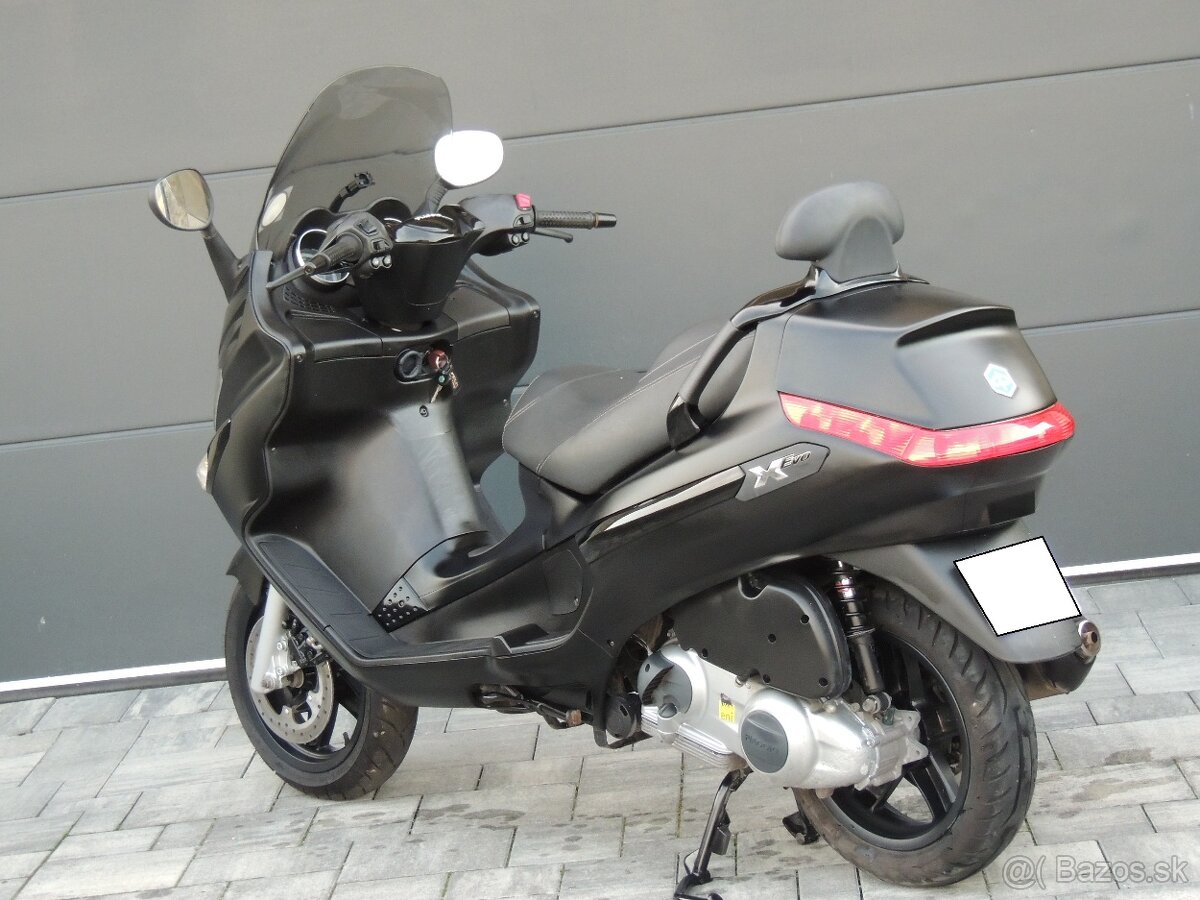 PIAGGIO X EVO 125 2015 20 tis.km - 4