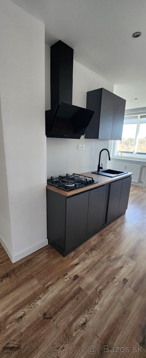 Ponúkame na predaj 2 izb.byt na sídlisku III. - 4