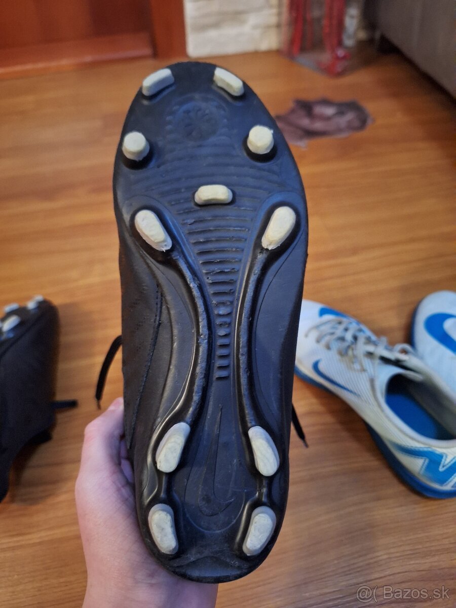 Predam halovky a kopacky 38,5 - 4