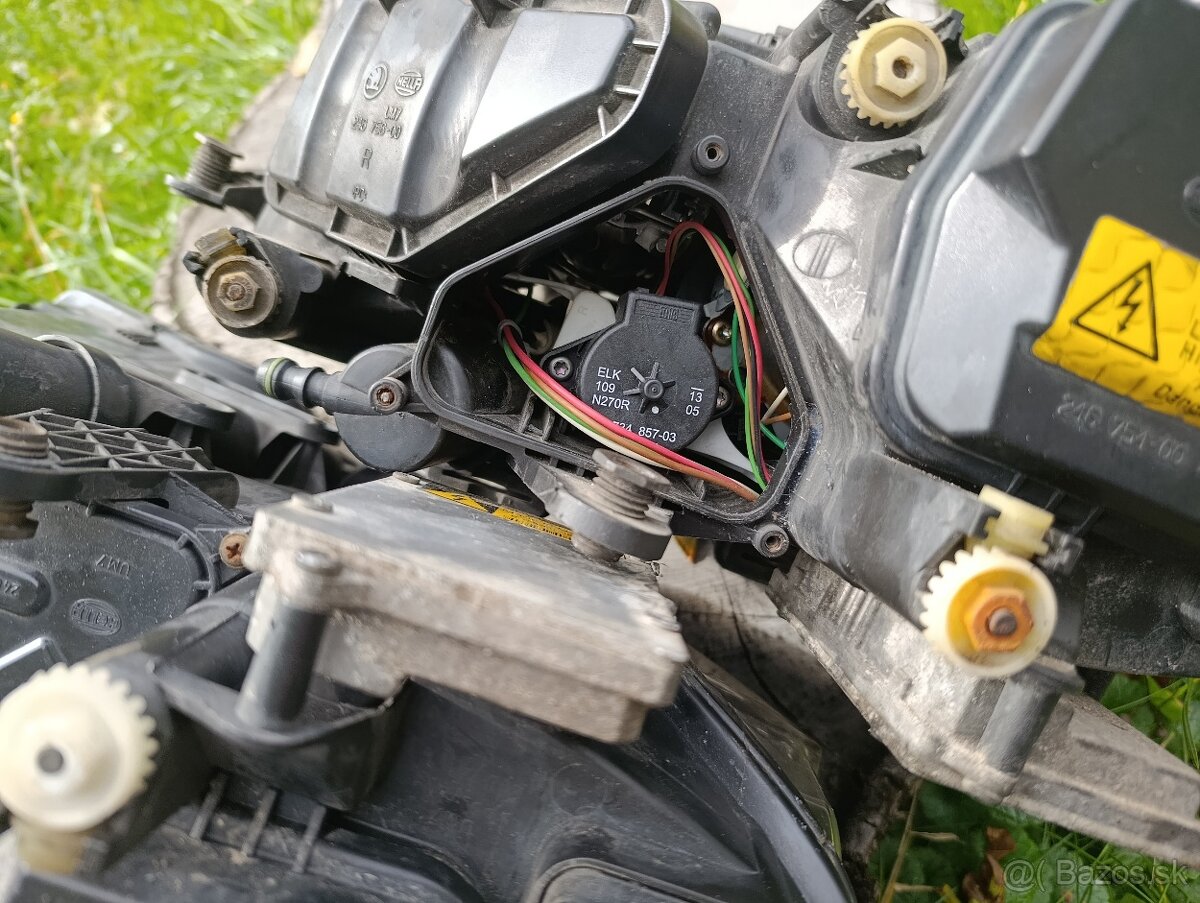 Predné svetlá Škoda Superb 1 -na diely - 4