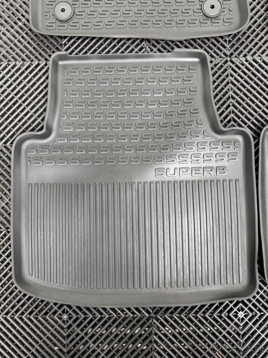 Originálne gumenné rohože Škoda Superb - 4