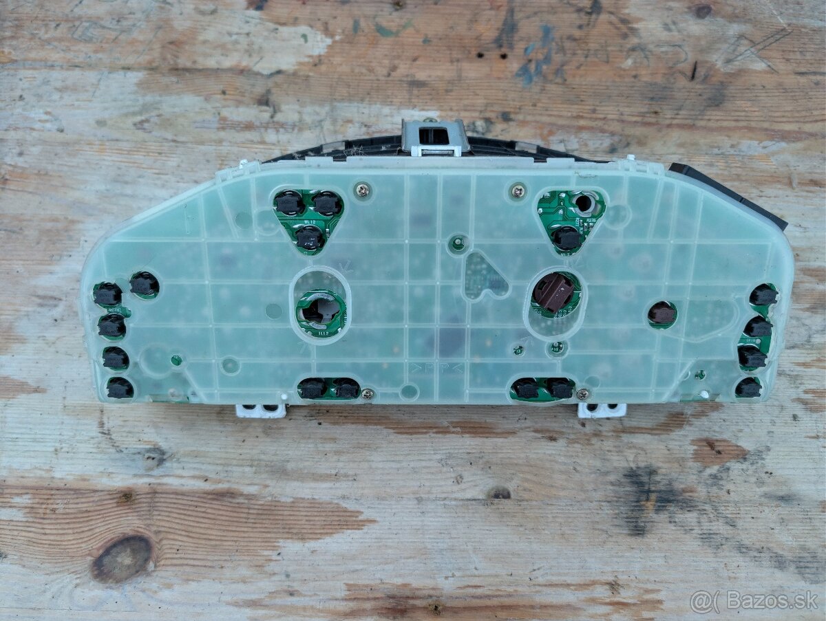 Mazda 323 budiky tachometer - 4