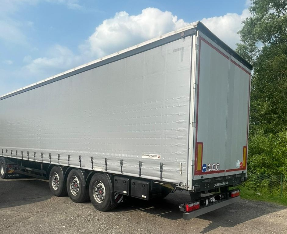 Plachtovy náves Schwarzmüller - 4