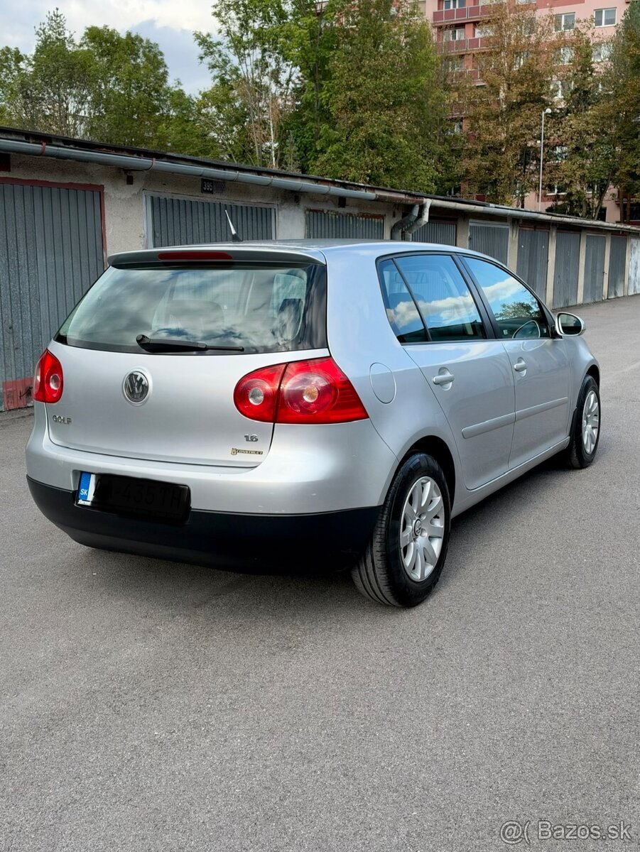 Volkswagen Golf 5 1.6 MPi Benzín,2009 - 4