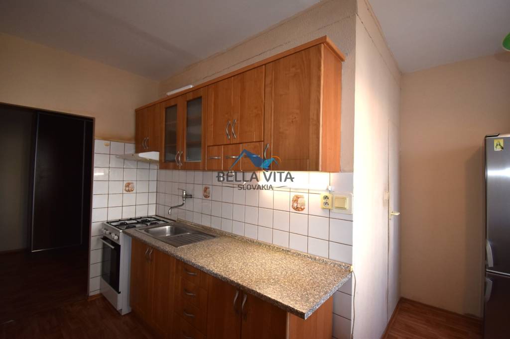 EXKLUZÍVNE Priestranný 2-izbový byt s balkónom v centre Gala - 4