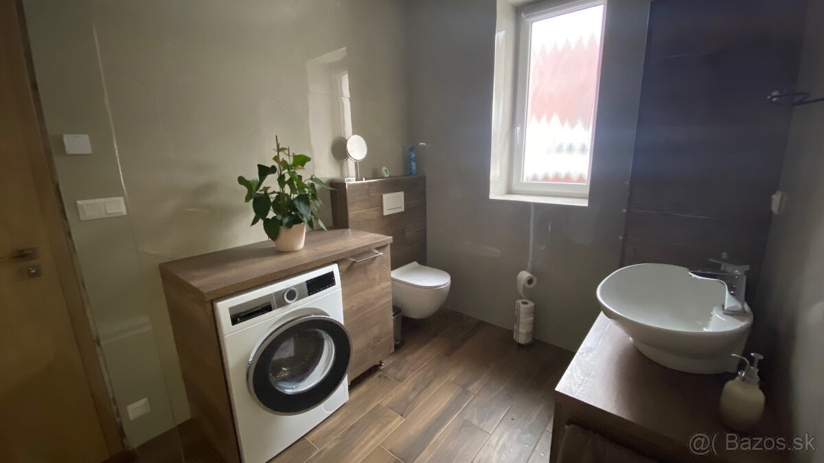 Skrínka nad pračku - 4