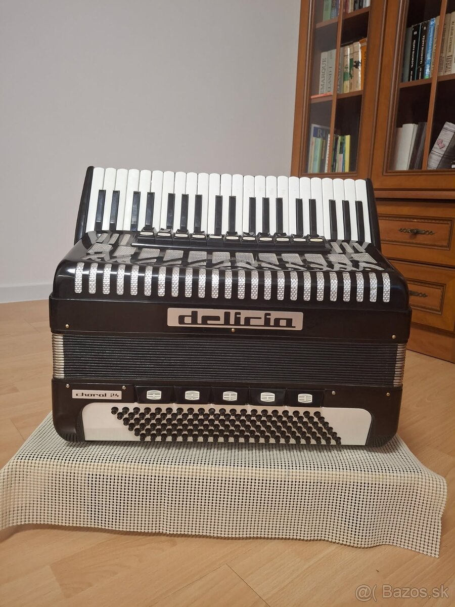 Predám akordeón delicia choral 24, 120 bas. - 4
