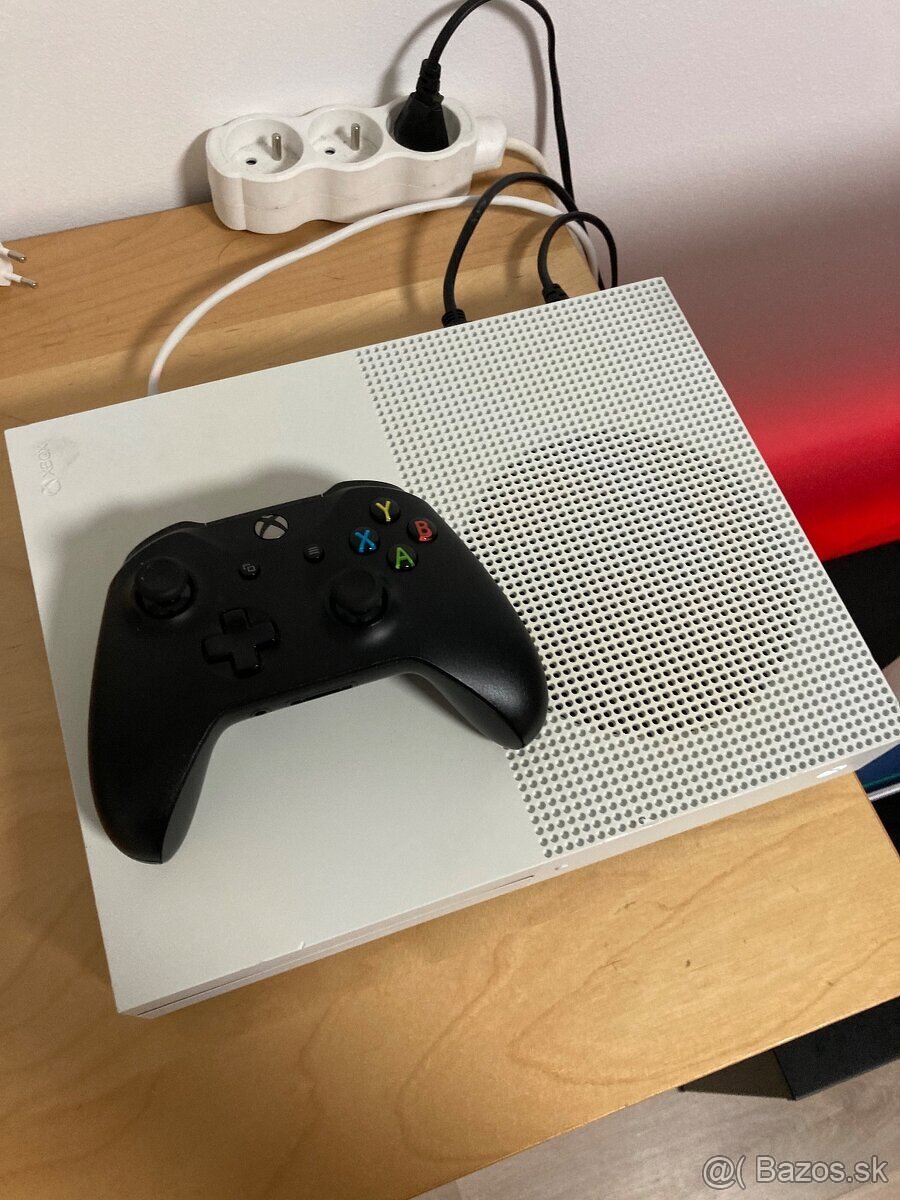 Xbox one S 1TB - 4