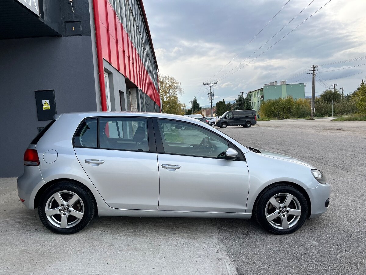 Volkswagen Golf 6 TrendLine 1.6 Benzin + LPG = Top Stav = - 4