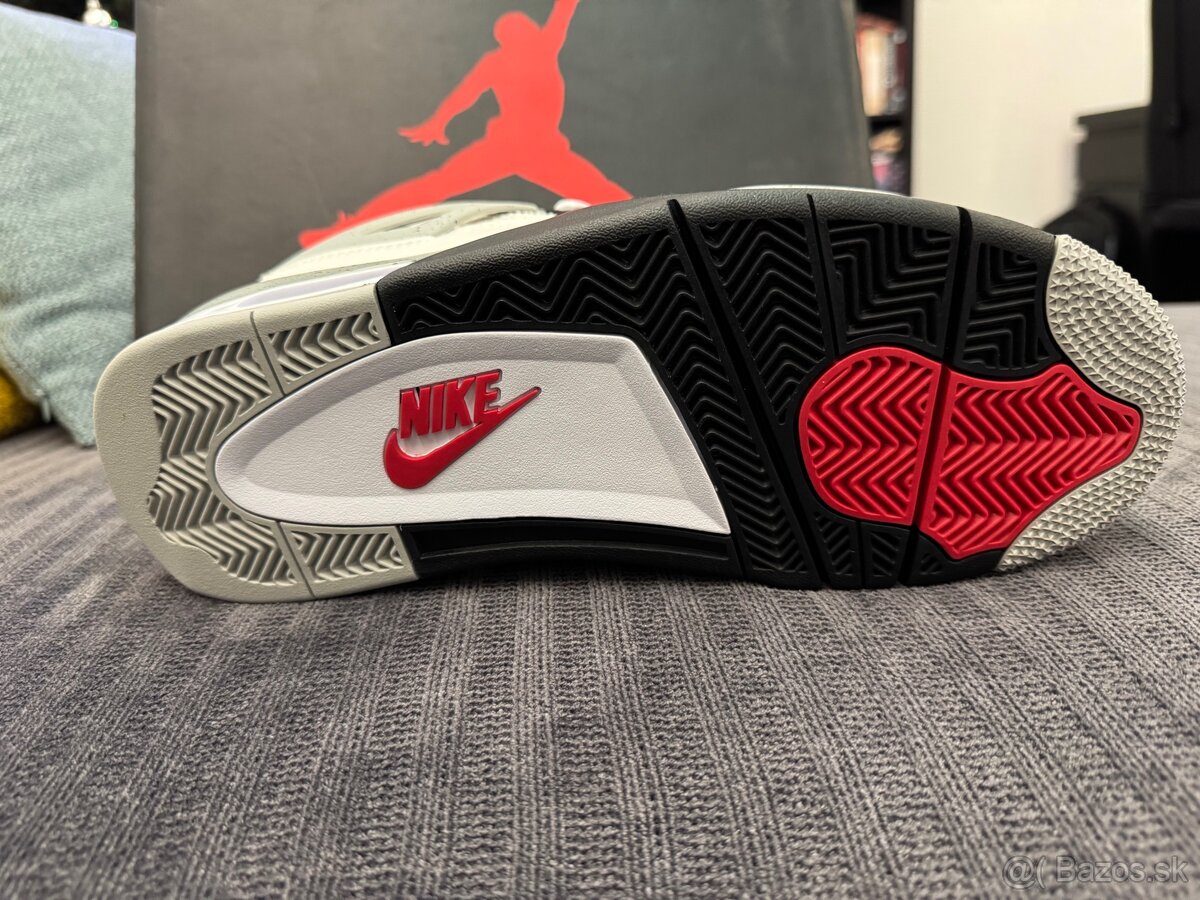 Air Jordan 4 Retro - 4