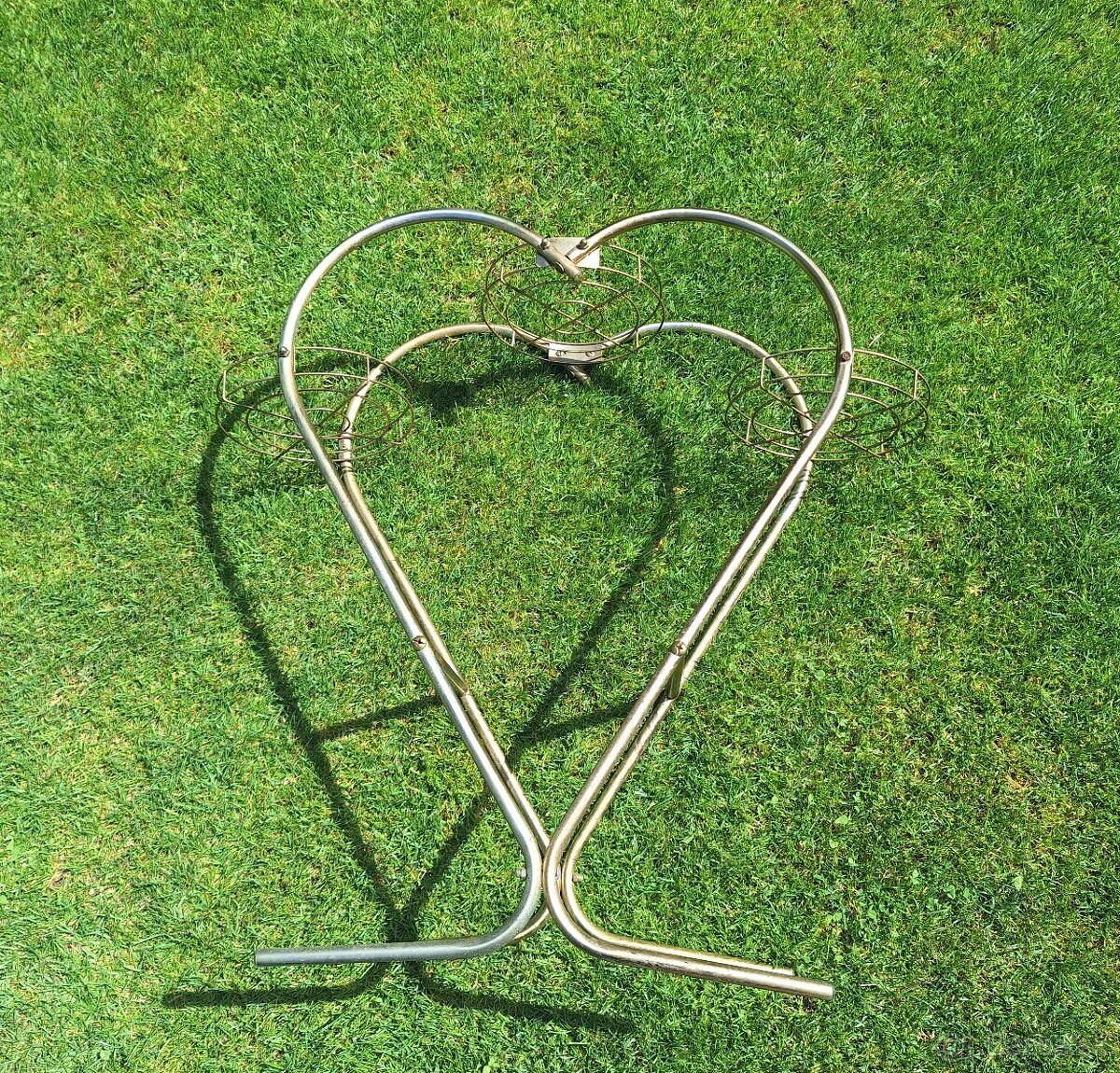 Kovový stojan na kvety - 4