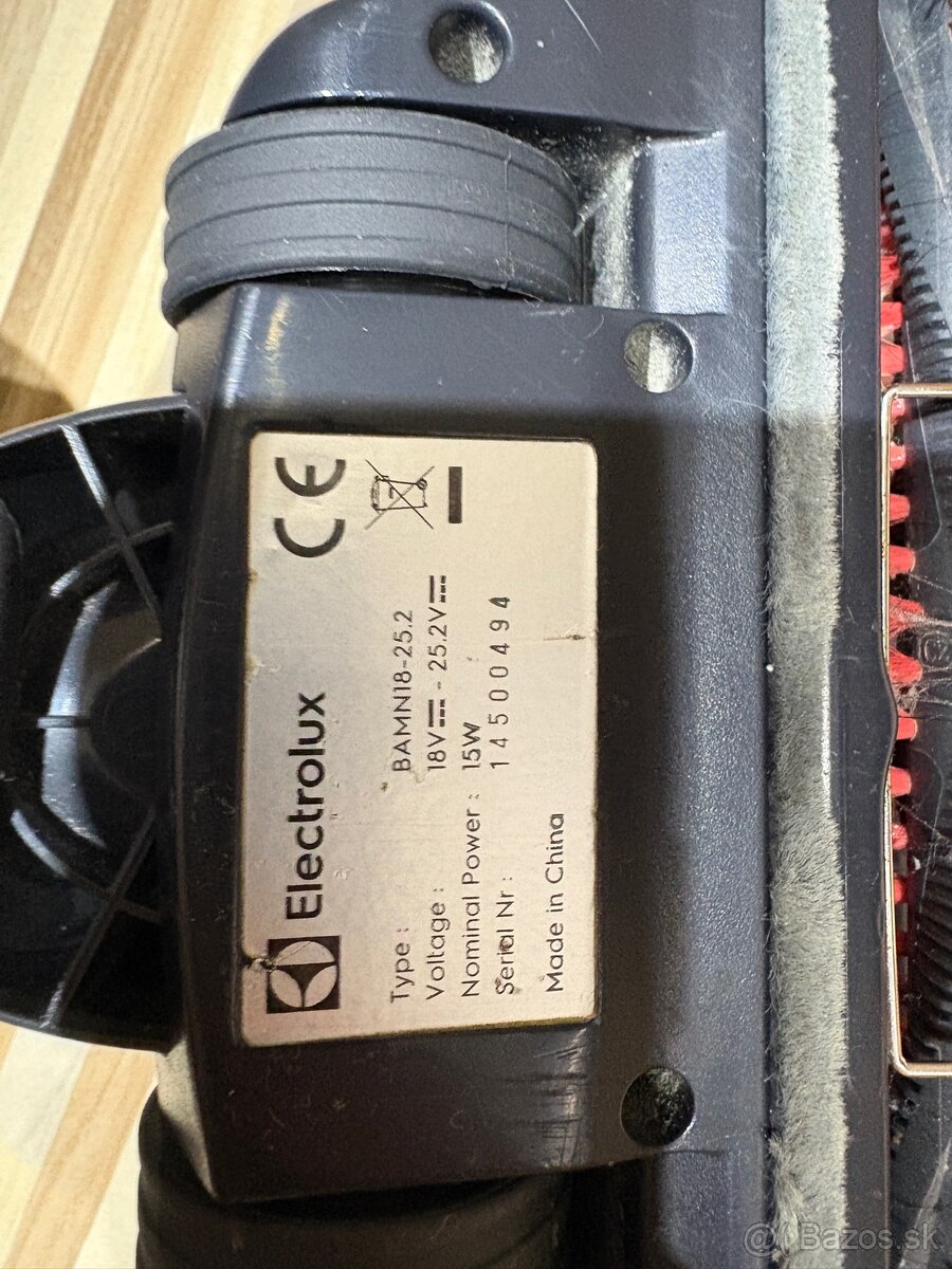 Tyčový vysávač Electrolux Well Q6 - 4