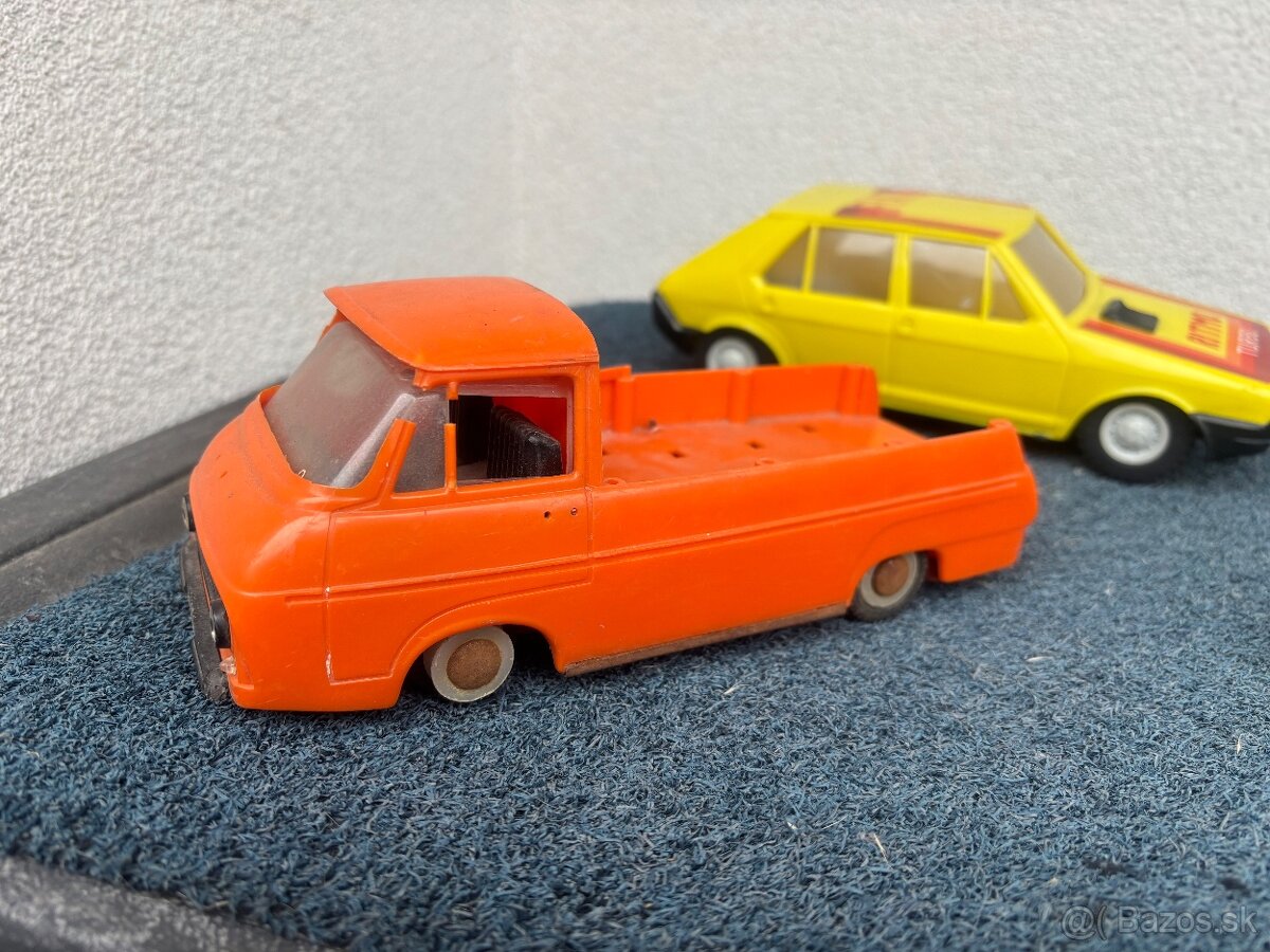 Staré autíčka - 4