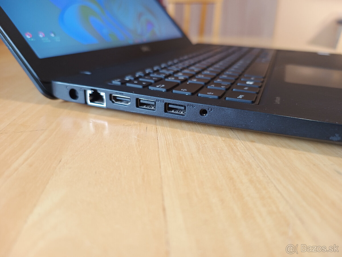 DELL Latitude 3580 - 15.6" / i5 / DDR4 / SSD / AMD grafika - 4