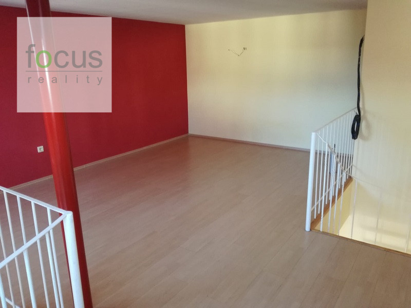 Prenájom komerčný priestor Zlatá ulička - Nová cena - 4