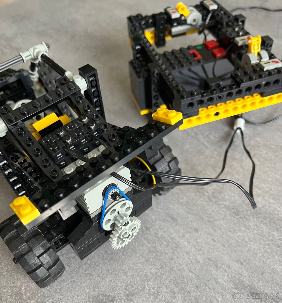Lego Technic - Auto (8082) - zlava - 4