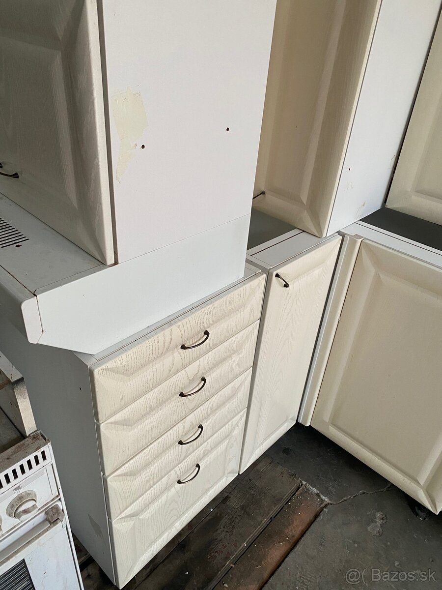 Kuchynská linka - 4