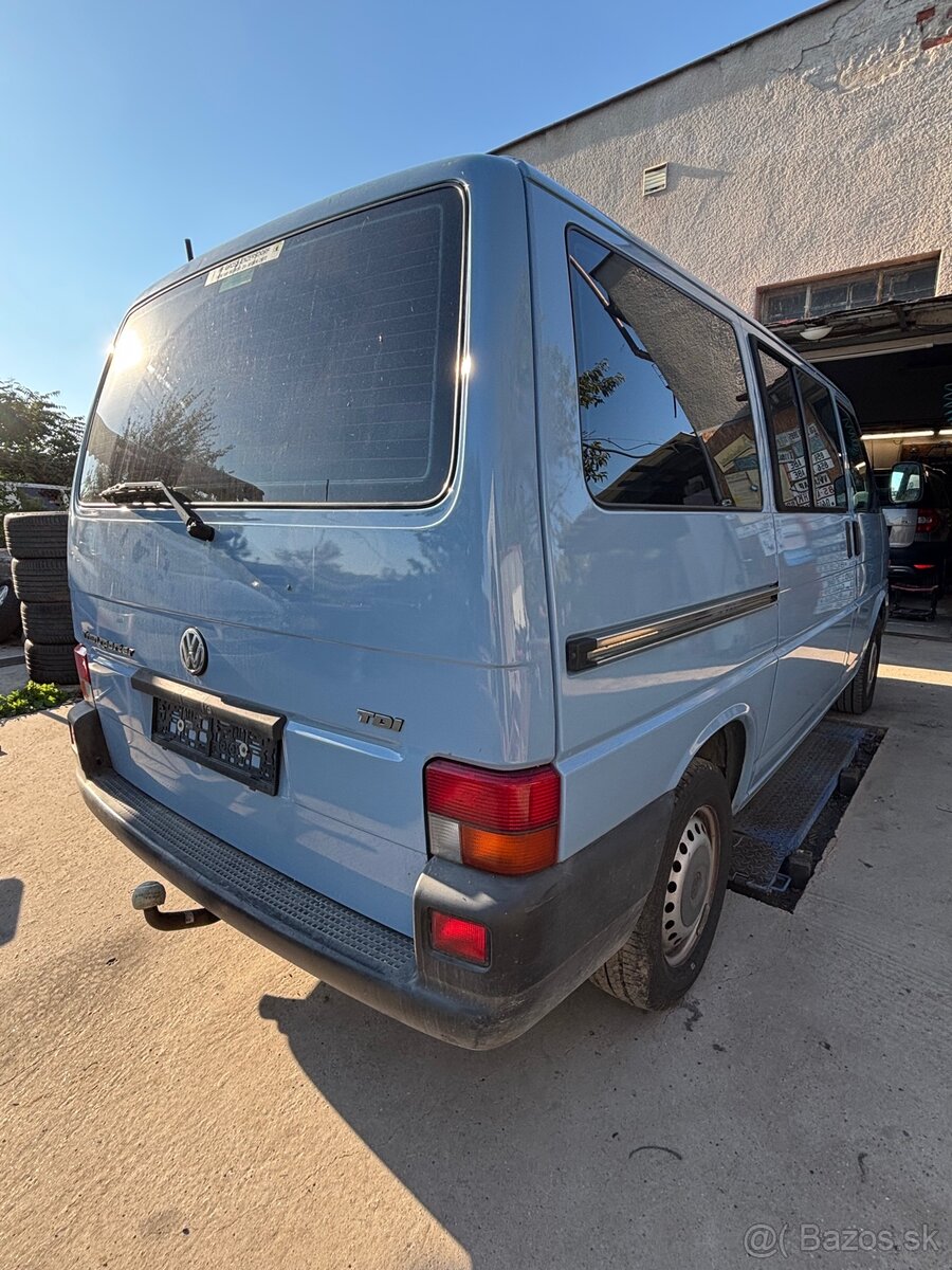 Volkswagen Transporter - 4