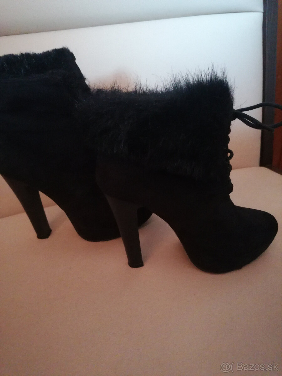 Čierne kotníčky s kožušinou veľ 37 - 4
