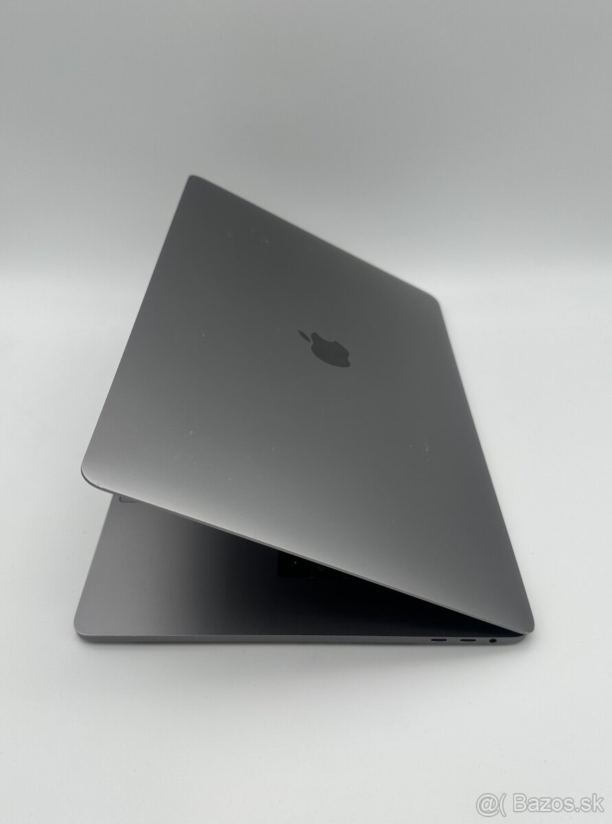 MacBook Pro 15" 2018 16/500GB Space Gray + ZÁRUKA - 4