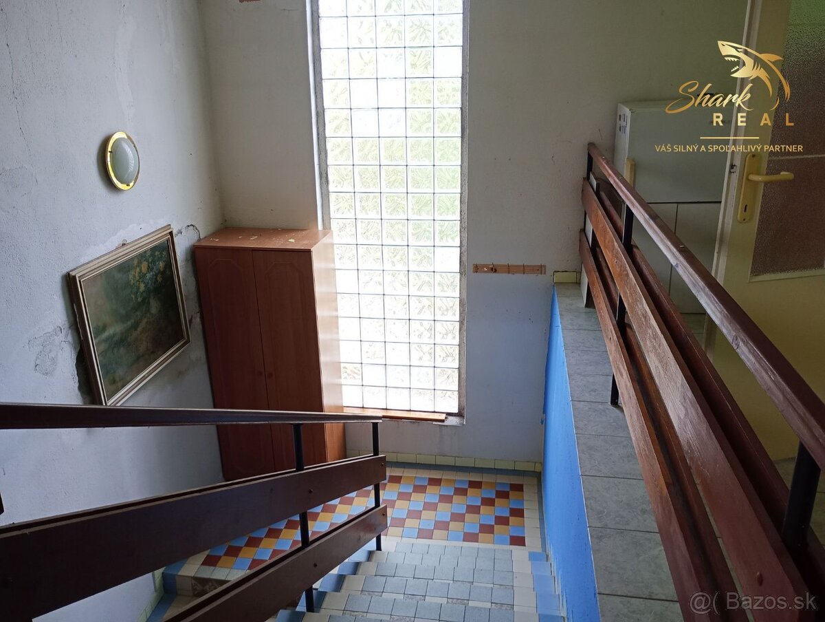 6-izbový rodinný dom v Kovarciach na bývanie i podnikanie - 4