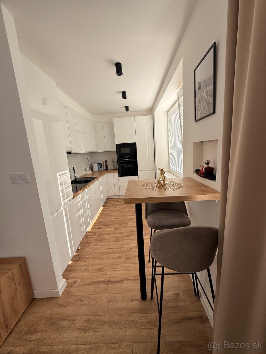 Prenajom 2 izbovy byt v centre mesta - 4